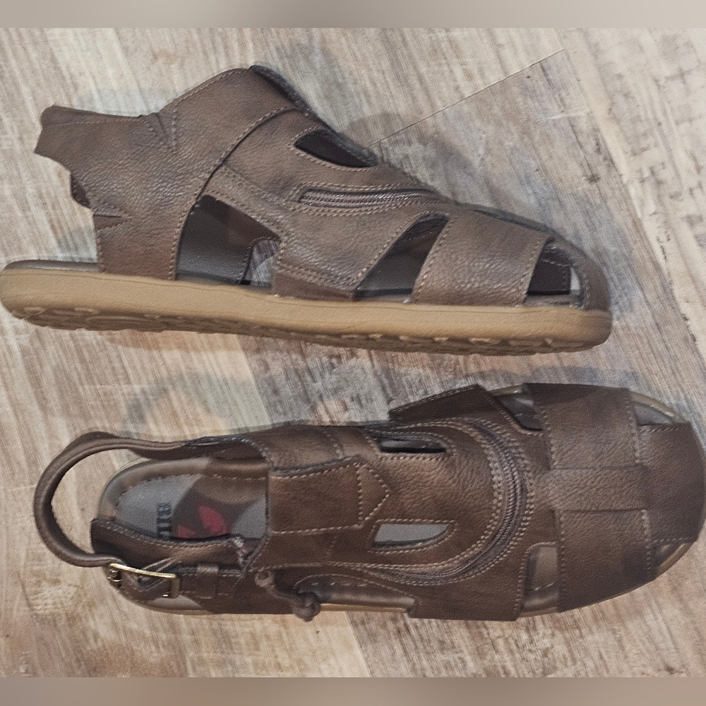 BILLY Brown  Sandals Size 7